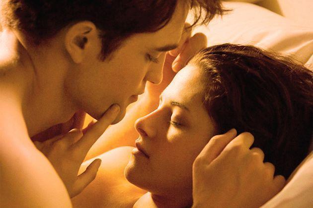 Xếp hạng R cảnh nóng giữa Edward và Bella