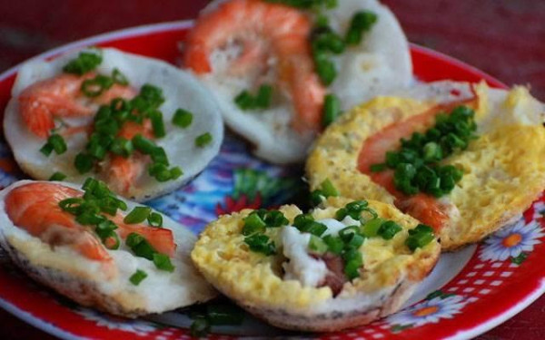 seafood banh can