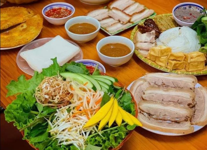 Bánh tráng thịt heo Mắm Quán