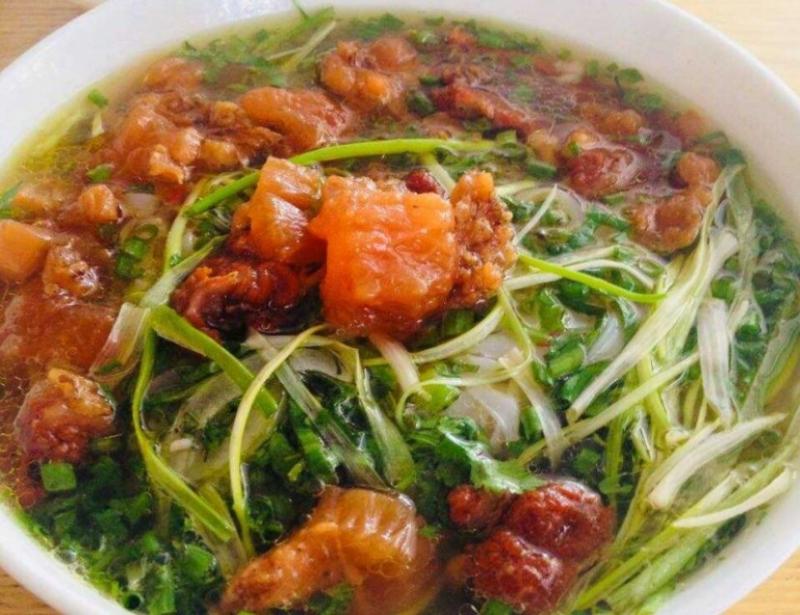 Phở bò sốt rượu vang