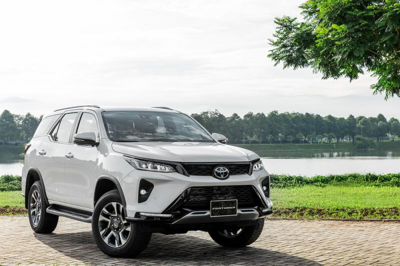 Toyota Fortuner: 995 triệu đồng