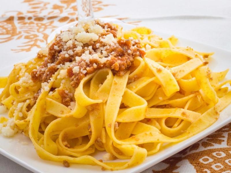 Thành phố Bologna của Ý là nơi sinh của Tagliatelle alla Bolognese nổi tiếng.