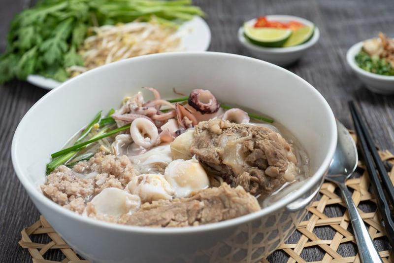 Bún mực ông già