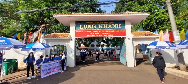 Trường THPT Long Khánh