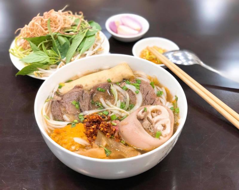 Bún bò Huế Ô Tu truyền thống