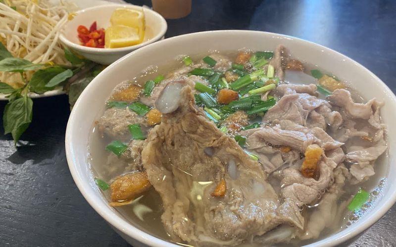 Bún bò viên Đông Đông