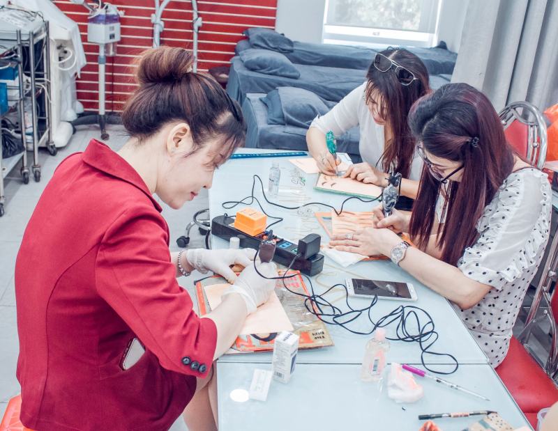 Trung tâm dạy nghề chuyên nghiệp - World Nail School