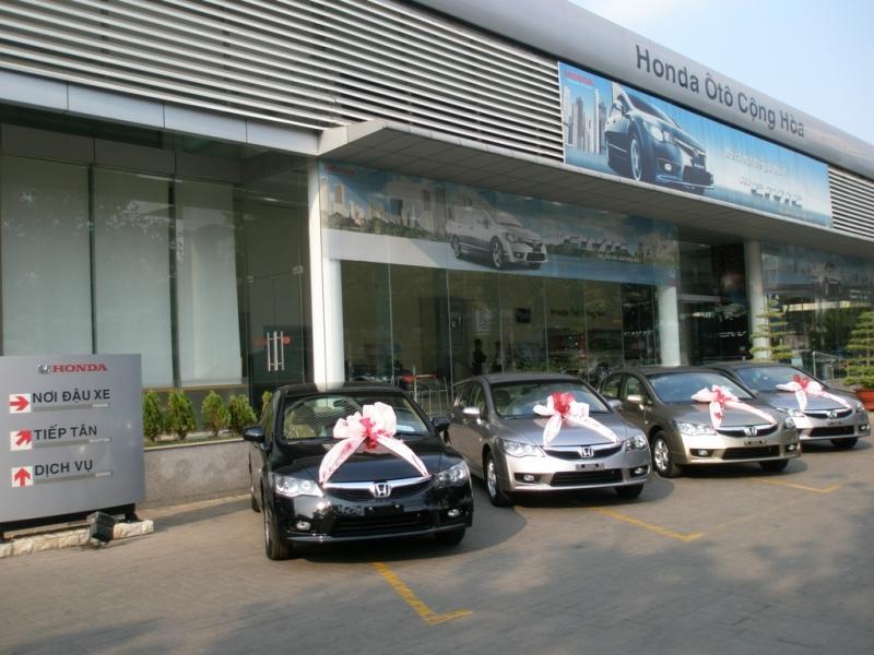 Honda Auto Cộng Hòa còn có dịch vụ cứu hộ ô tô, xe máy 24/24 để phục vụ khách hàng.